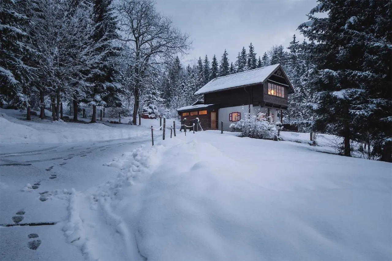 2 Chalets Innsbruck 0*,  Austria